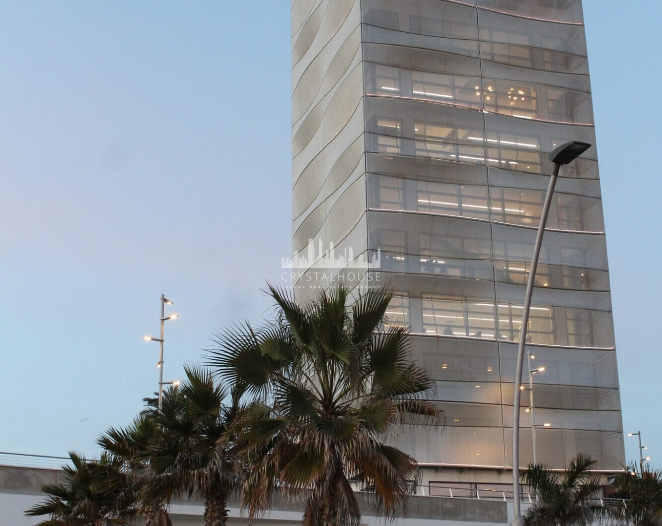 Spacious apartment with panoramic sea views in the Port of Estepona!