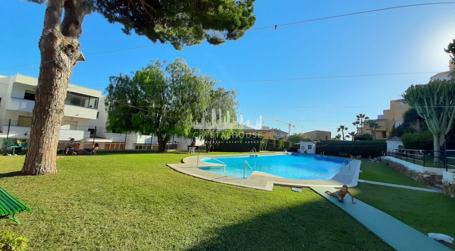 Spacious apartment with panoramic sea views in the Port of Estepona!