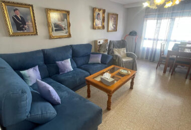 Opportunity for a 3-bedroom apartment near the Port of Estepona!