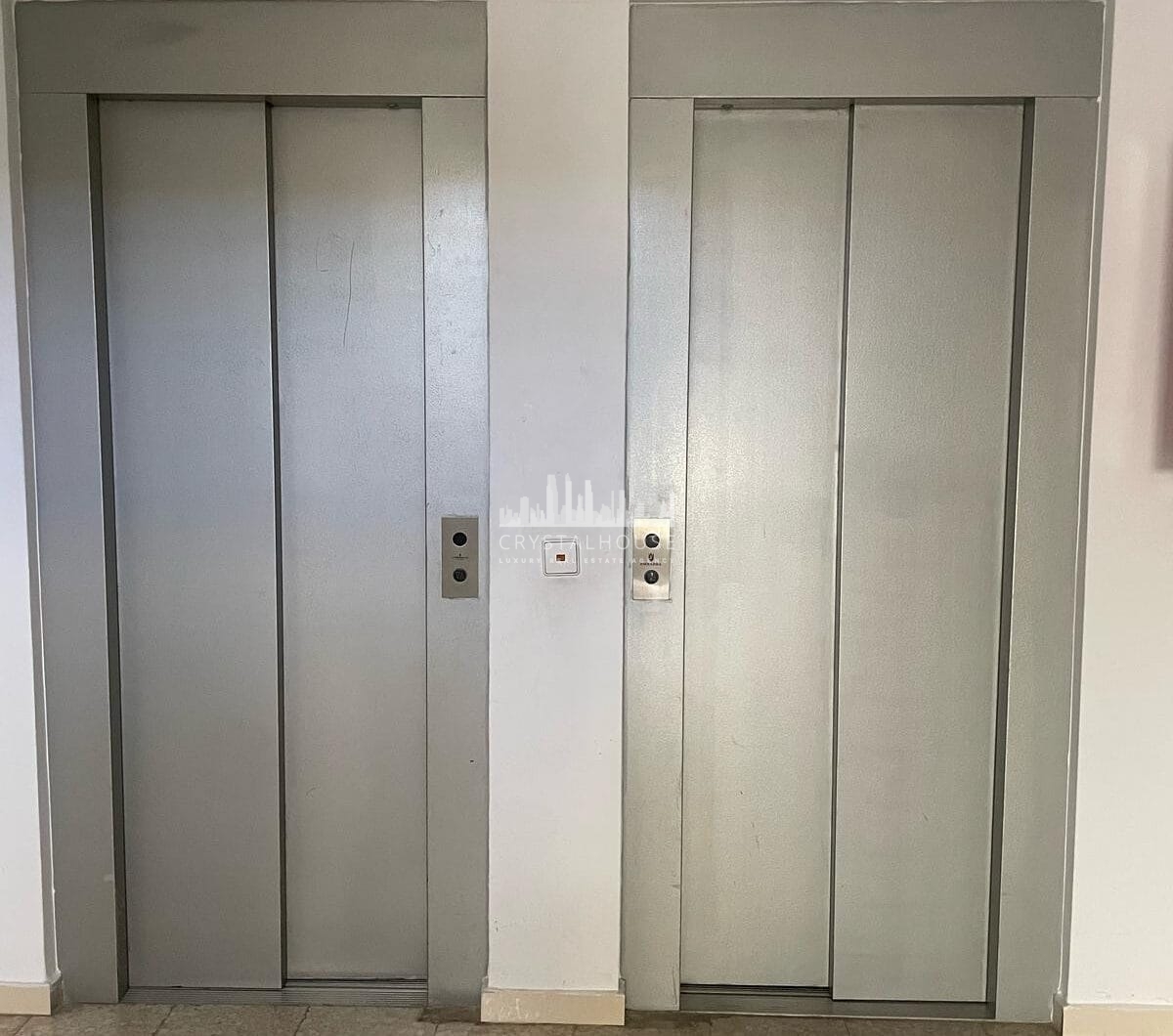 Opportunity for a 3-bedroom apartment near the Port of Estepona!