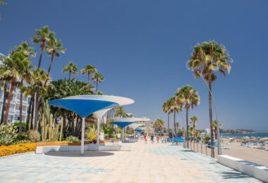 Private garage for sale on the Paseo Marítimo of Estepona!