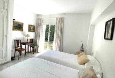 Charming West-Facing Villa in Zona C, Sotogrande Alto