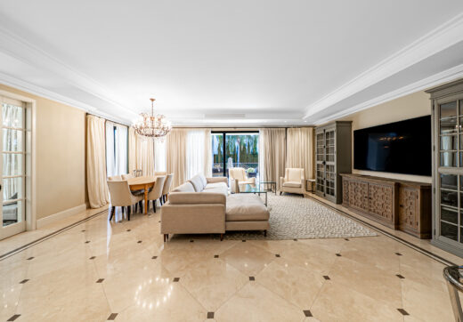 Stunning Villa for Sale in the Prestigious Los Flamingos Residential Area