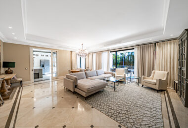 Stunning Villa for Sale in the Prestigious Los Flamingos Residential Area
