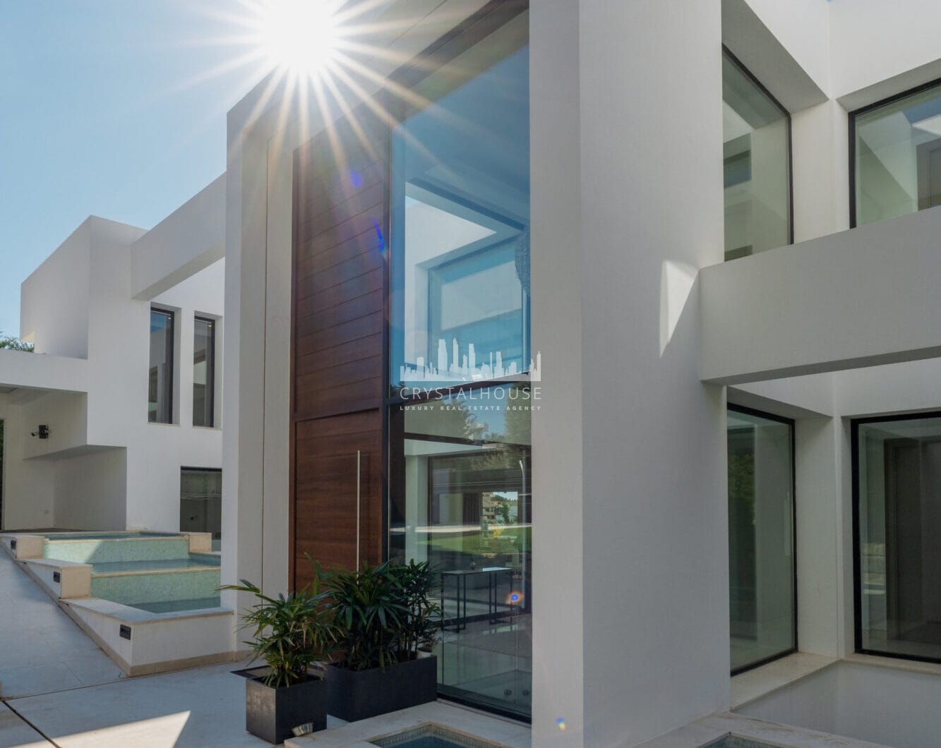 Luxury 5-Bedroom Villa with Panoramic Views in La Alquería, Benahavís