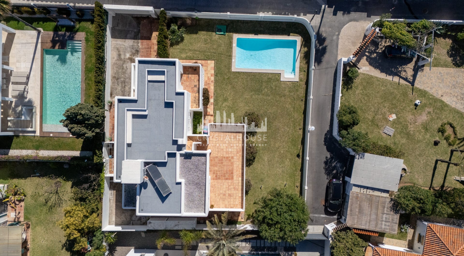 A unique opportunity JUST 100m from the Sandy Beach of Marbella.