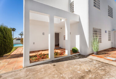 A unique opportunity JUST 100m from the Sandy Beach of Marbella.
