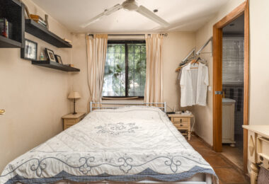 Charming and picturesque country house with swimming pool, located close to the village of Casares.