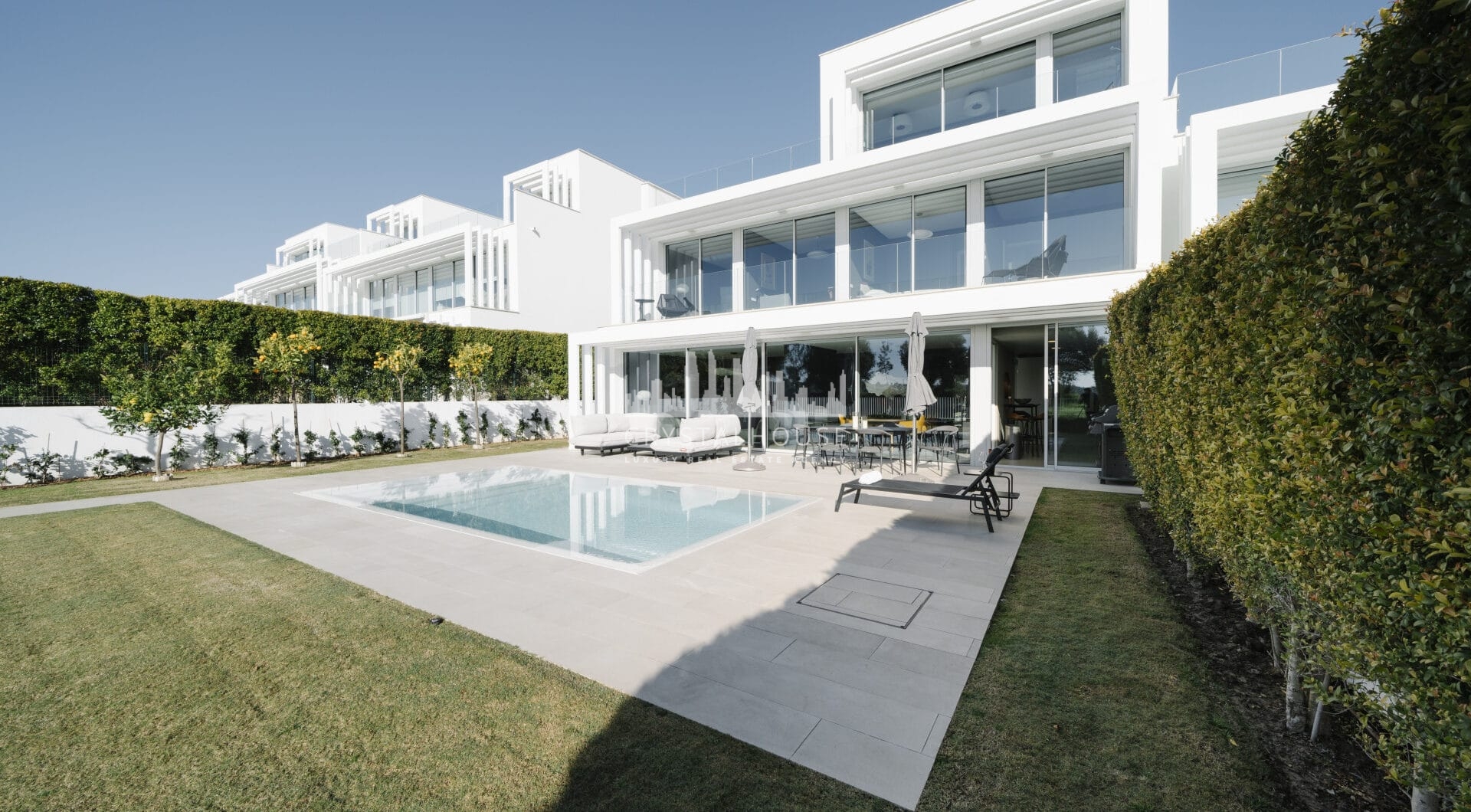 Casa Iryna - Five bedroom frontline golf villa with panoramic sea views in Sotogrande