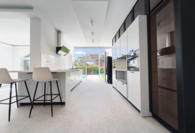 CHARMING AND UNIQUE Luxury Modern Villa