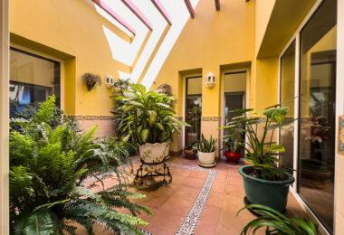 Andalucian Villa in Duquesa with panoramic golf views!