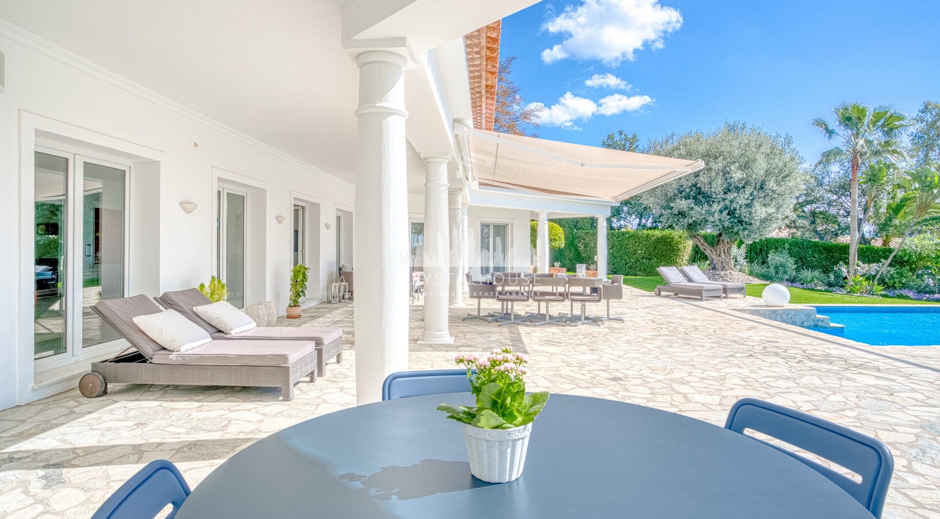 Beautiful, south facing four bedroom Villa located in the sought after area of Hacienda Las Chapas, Marbella