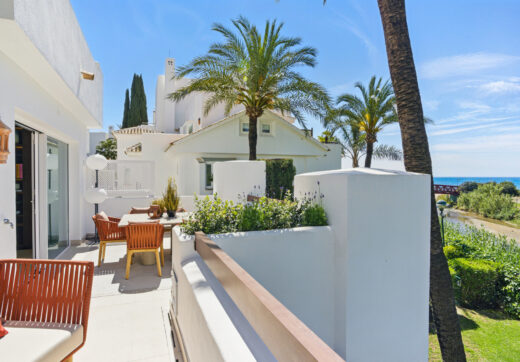Luxury three bedroom, south west facing, first floor apartment in one of the most exclusive frontline beach communities Palm Beach, Los Monteros