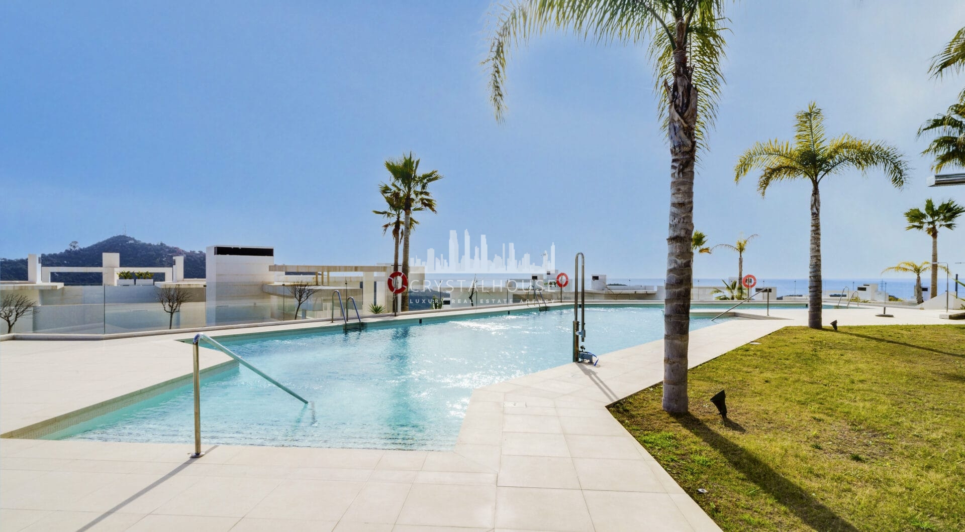 Beautiful two bedroom, south east facing apartment located in the exclusive Urbanisation Palo Alto