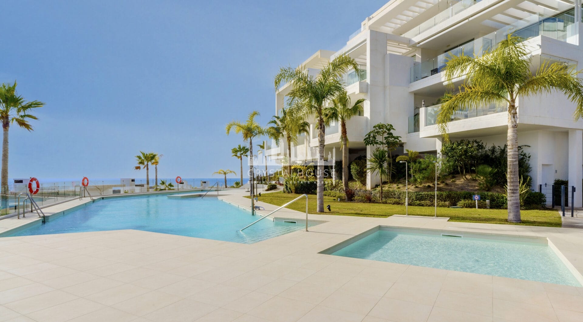 Beautiful two bedroom, south east facing apartment located in the exclusive Urbanisation Palo Alto