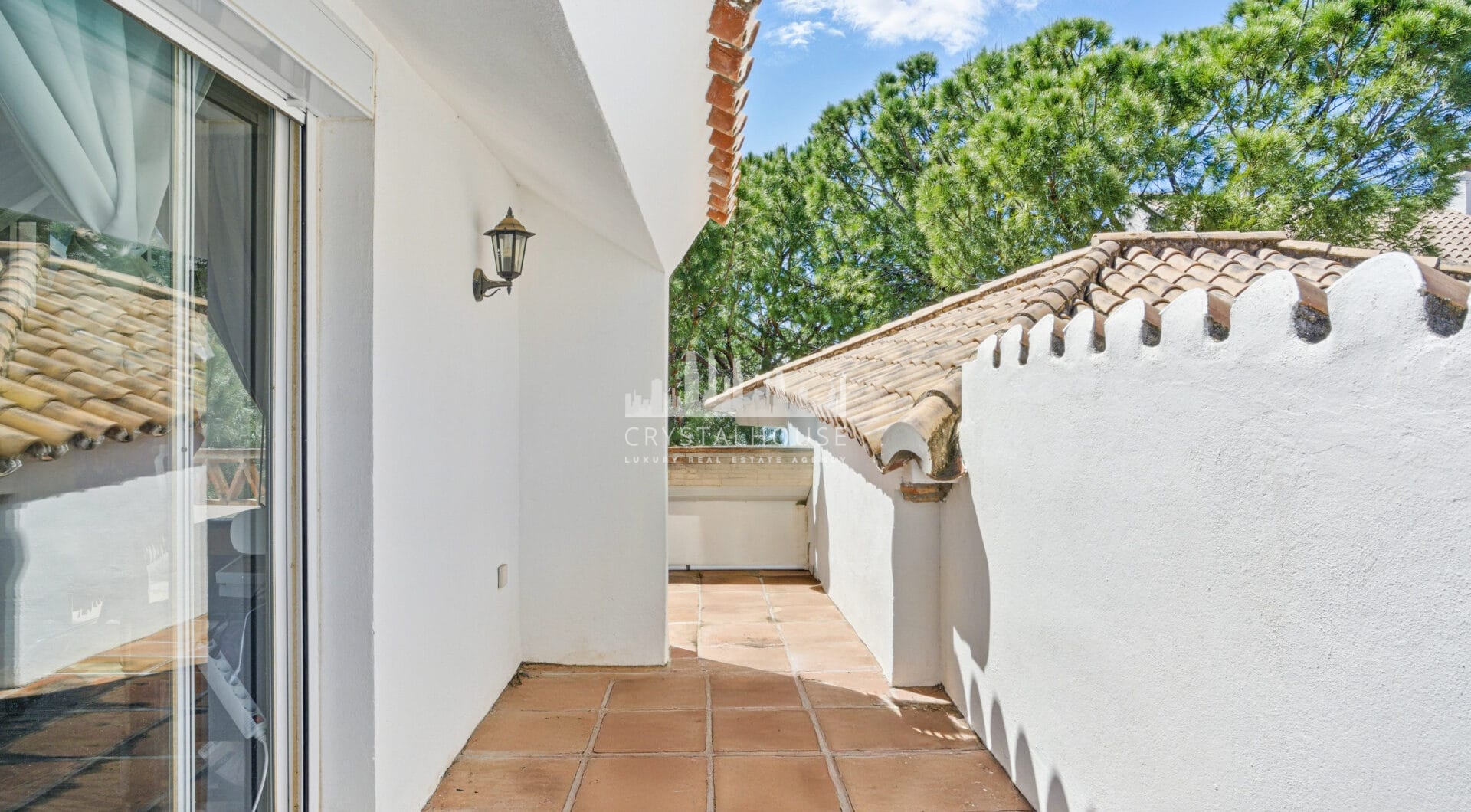 Spacious four-bedroom, duplex penthouse in the Los Pinos de Aloha complex, Nueva Andalucía, Marbella