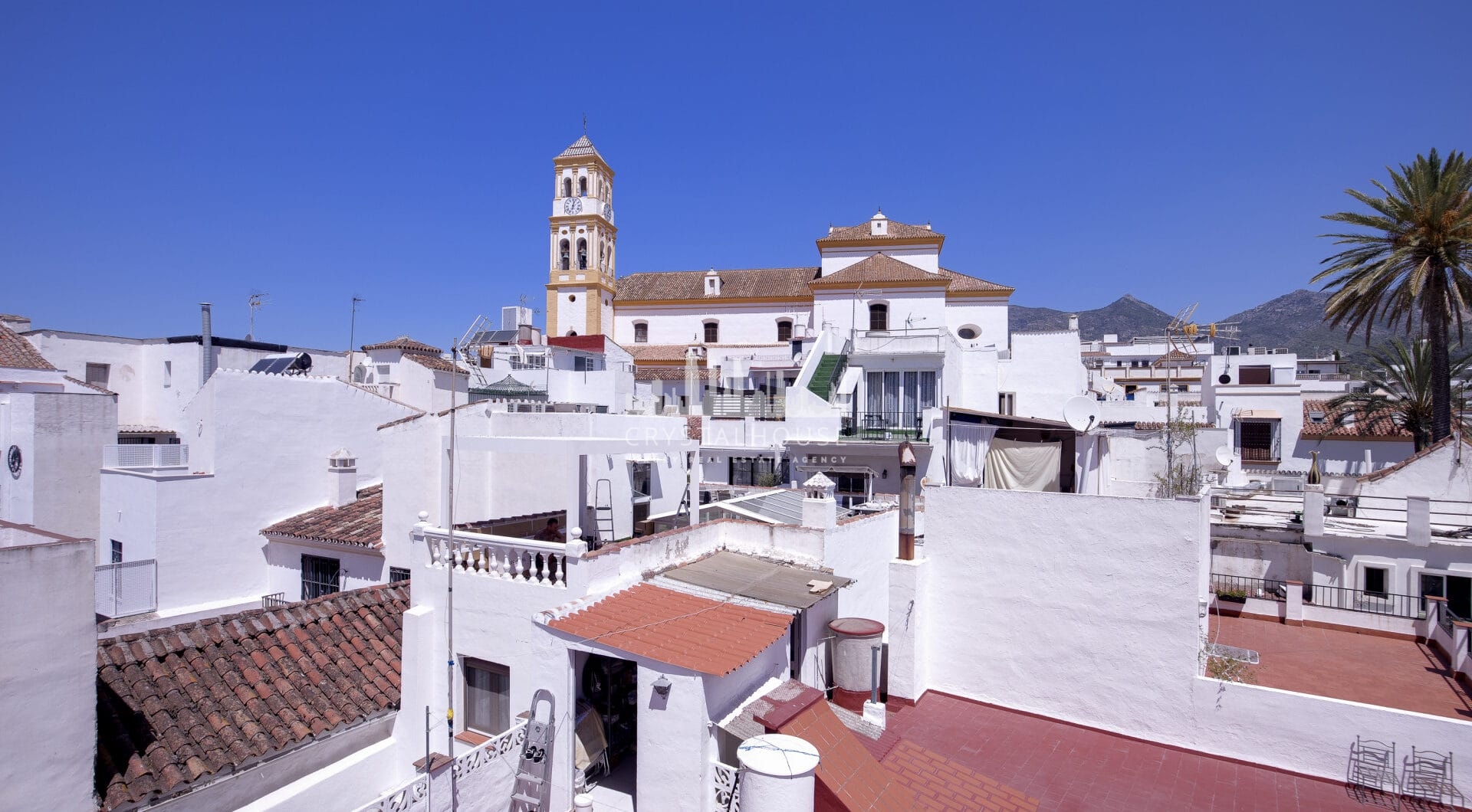 Charming townhouse with solarium in the old town of Marbella.