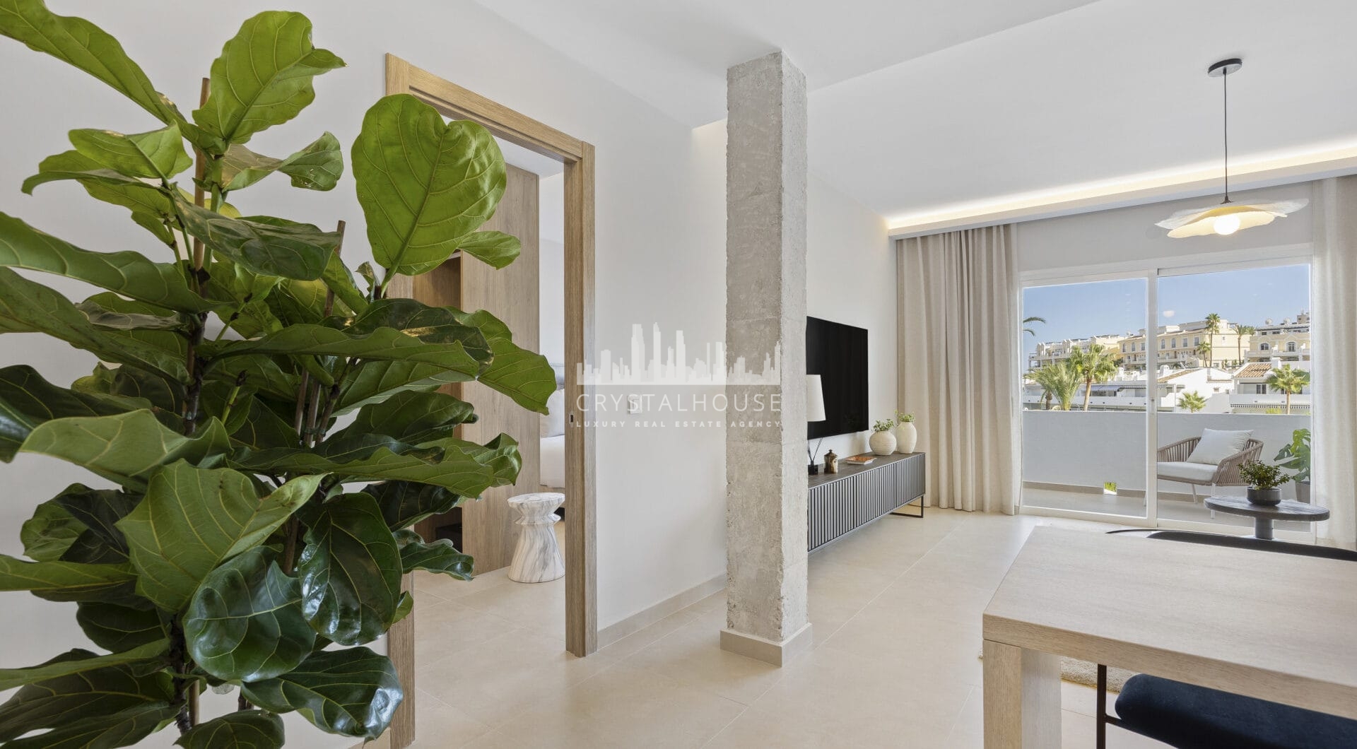 Recently refurbished turnkey 3-bedroom apartment