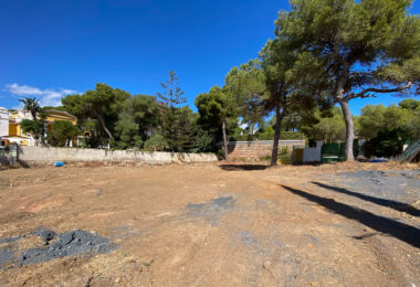 Hacienda Las Chapas: 1.700 m2 plot with sea views