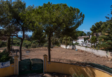 Hacienda Las Chapas: 1.700 m2 plot with sea views