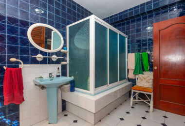 Villa with pool in Urb. Buenas Noches, Estepona