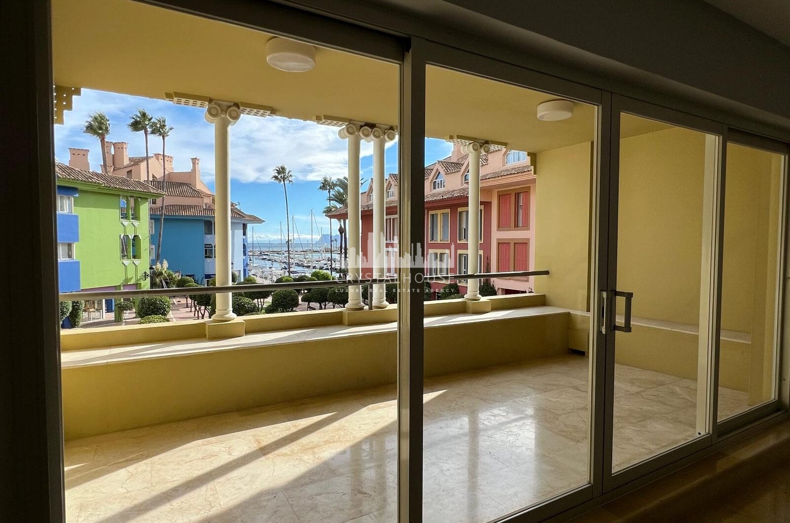 *Charming Marina Apartment with Stunning Sea Views in Sotogrande Port*