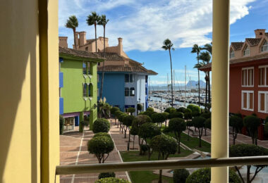 *Charming Marina Apartment with Stunning Sea Views in Sotogrande Port*
