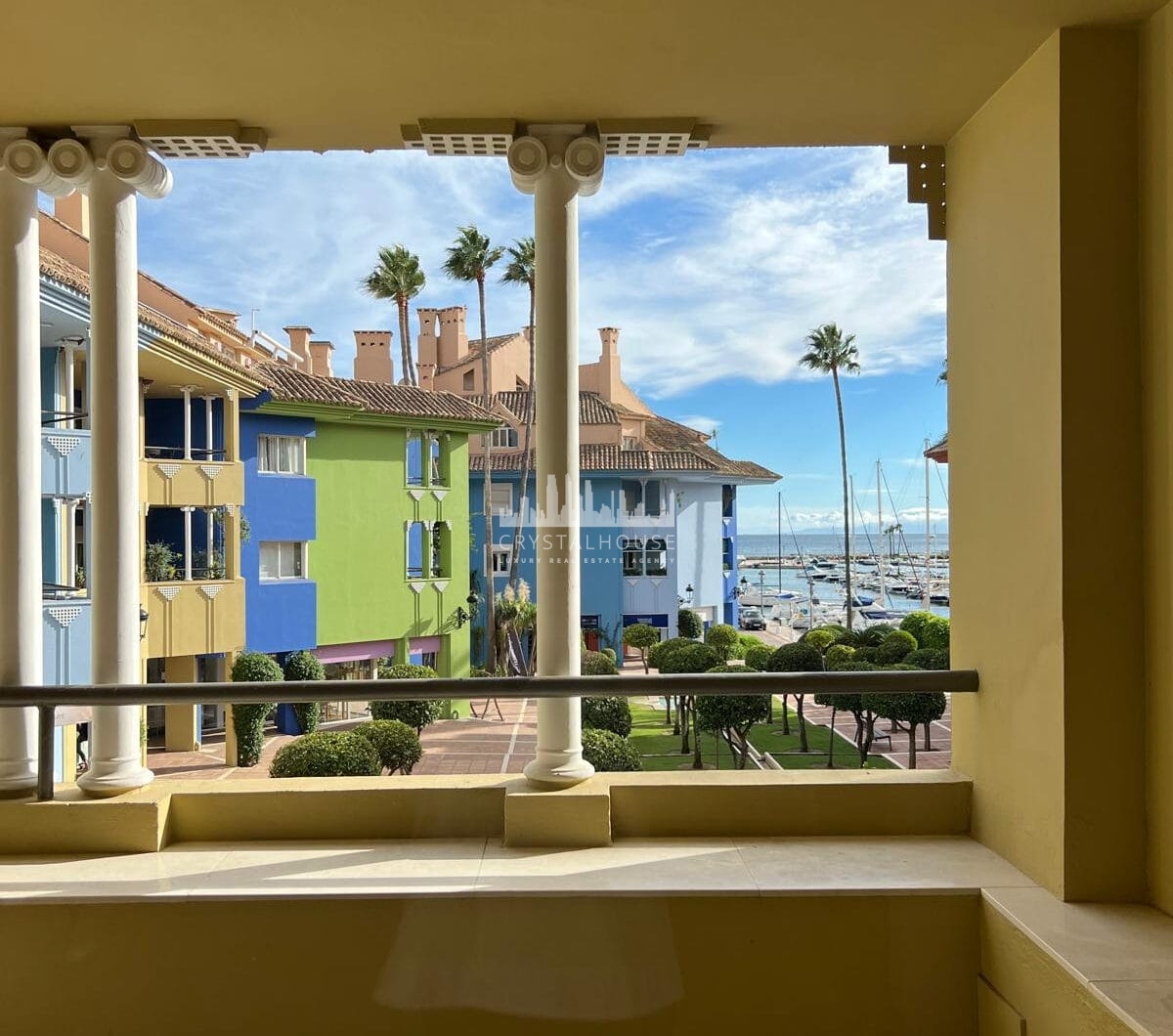 *Charming Marina Apartment with Stunning Sea Views in Sotogrande Port*