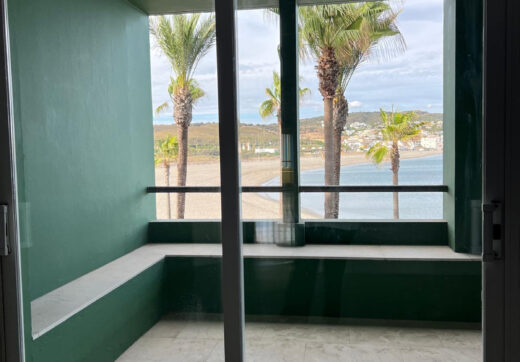 *Charming Marina Apartment with Stunning Sea Views in Sotogrande Port*