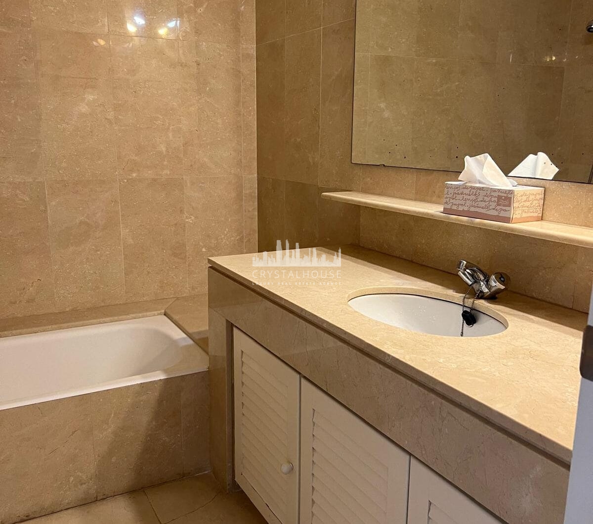 *Charming Marina Apartment with Stunning Sea Views in Sotogrande Port*