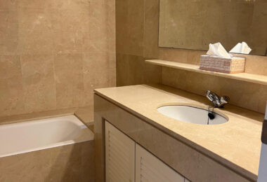 *Charming Marina Apartment with Stunning Sea Views in Sotogrande Port*