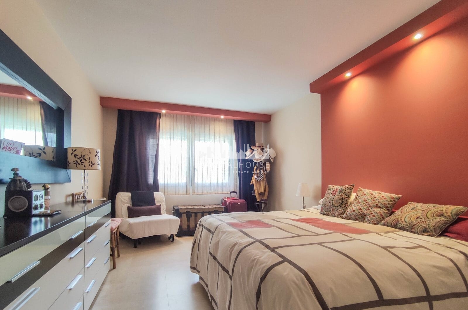 Spacious Renovated Apartment in Estepona Port