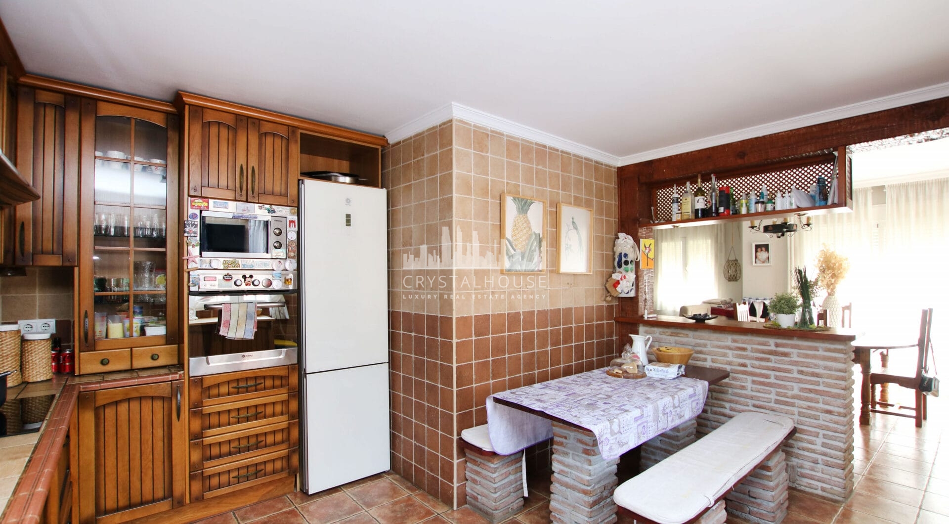 An impressive villa is for sale just a 5-minute drive from the beautiful Los Boliches beach, Mijas Costa.