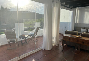 Charming 1-Bedroom Apartment with Panoramic Sea and Countryside Views