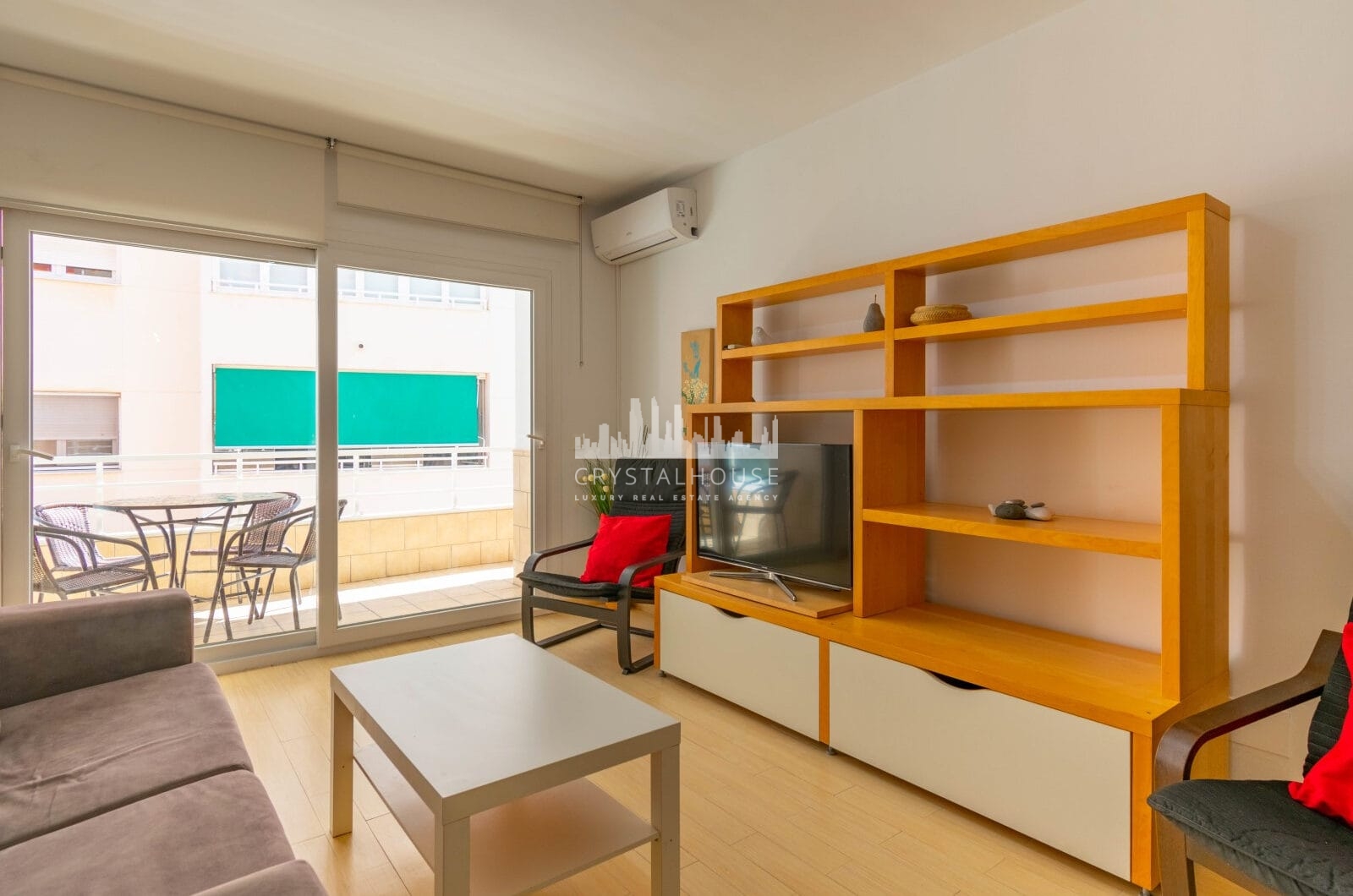 Apartment in a building on the beachfront, on the fabulous Estepona promenade.