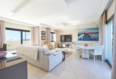 Luxurious Penthouse in Bel Air, Estepona with Panoramic Views
