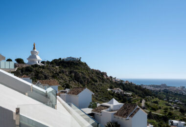Stunning Newly Built Penthouse in Benalmadena: Breathtaking Views, Luxury Living!