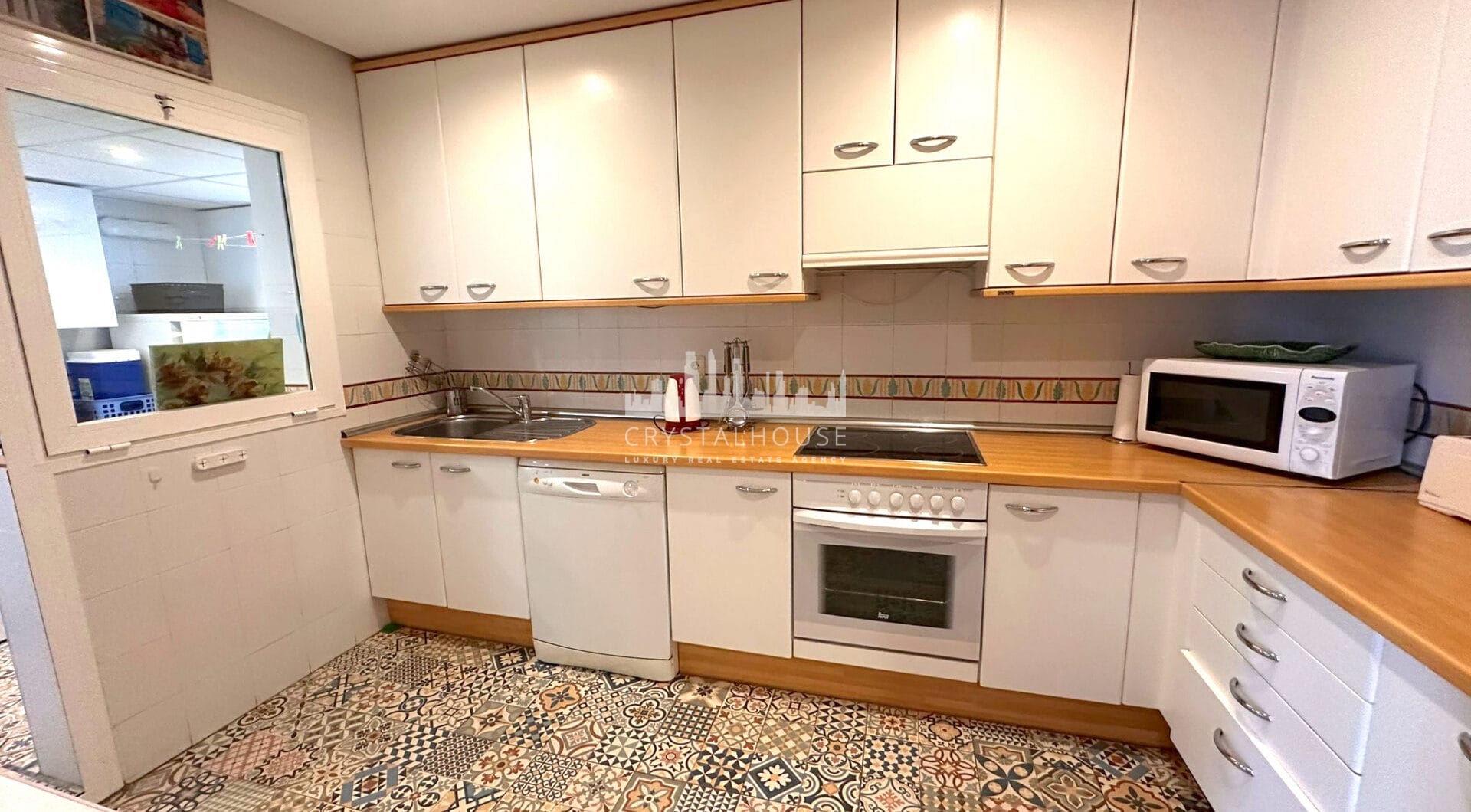 Exclusive Apartment for Sale in Costalita Urbanization, Estepona - New Golden Mile