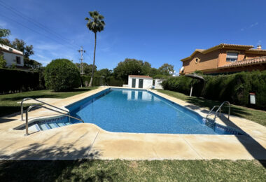 Townhouse for sale in Atalaya Estepona