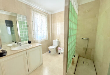 Townhouse for sale in Atalaya Estepona