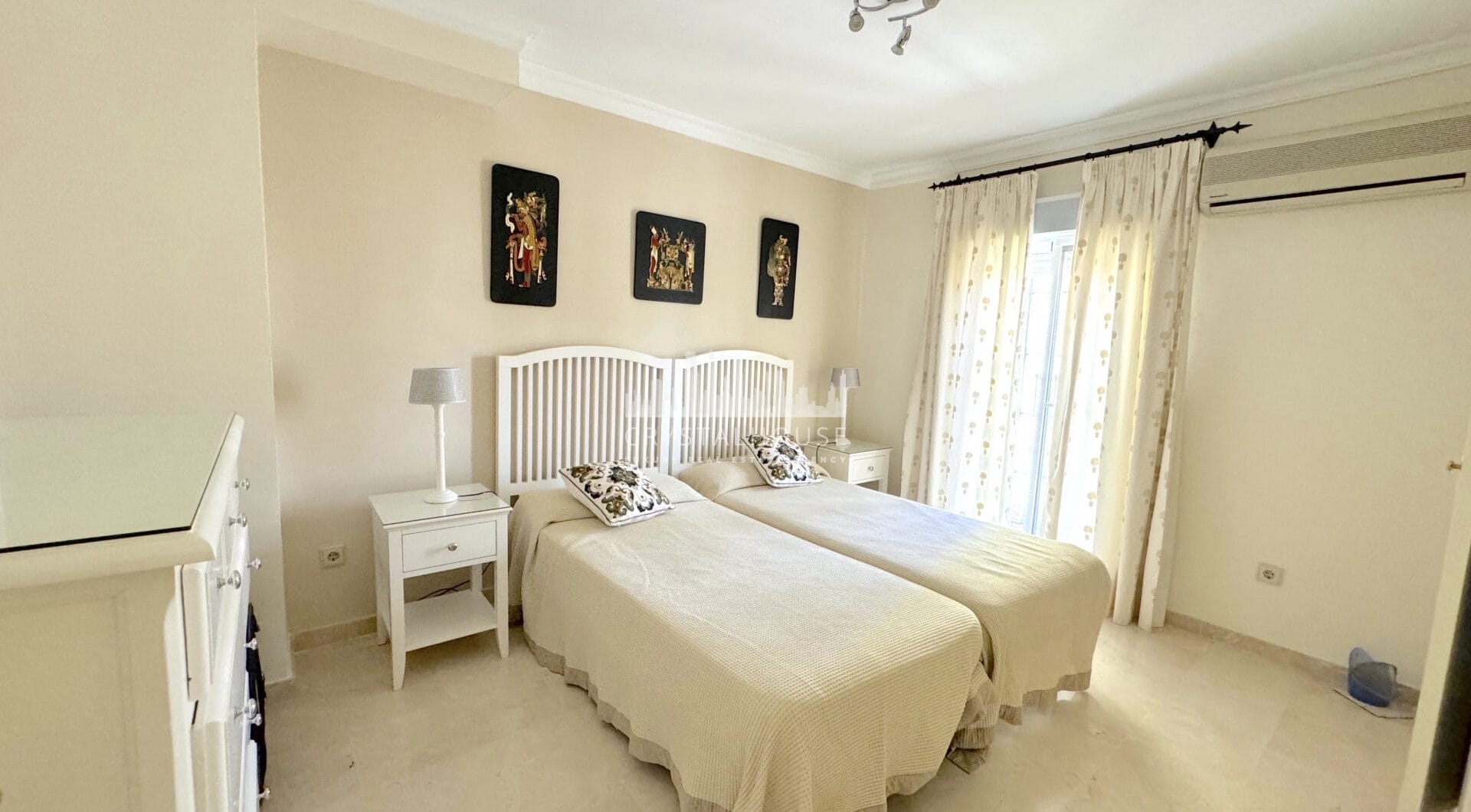 Townhouse for sale in Atalaya Estepona
