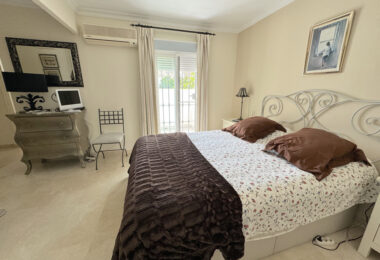 Townhouse for sale in Atalaya Estepona
