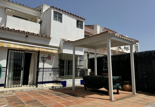 Townhouse for sale in Atalaya Estepona