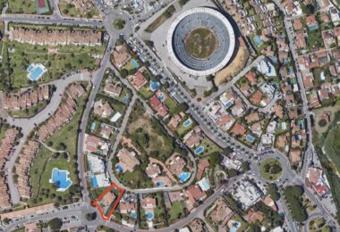 Plot and Project for contemporary villa of 1146 square metres built area in Puerto Banus´ best location