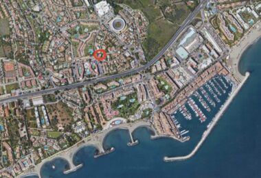 Plot and Project for contemporary villa of 1146 square metres built area in Puerto Banus´ best location