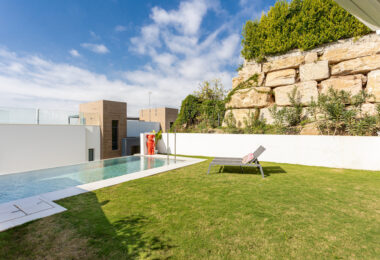 Beautiful apartment with private garden and pool in  Artola - Cabopino -East Marbella