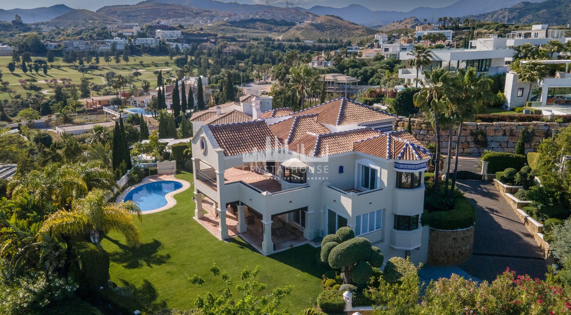 Villa Haveli - Traditional Villa with Sea Views in Fantastic Location
