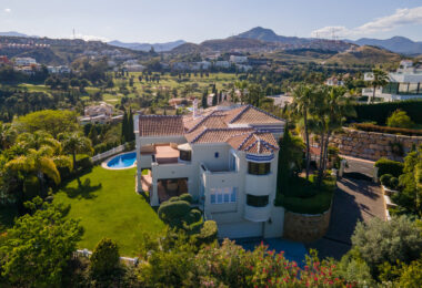 Villa Haveli - Traditional Villa with Sea Views in Fantastic Location