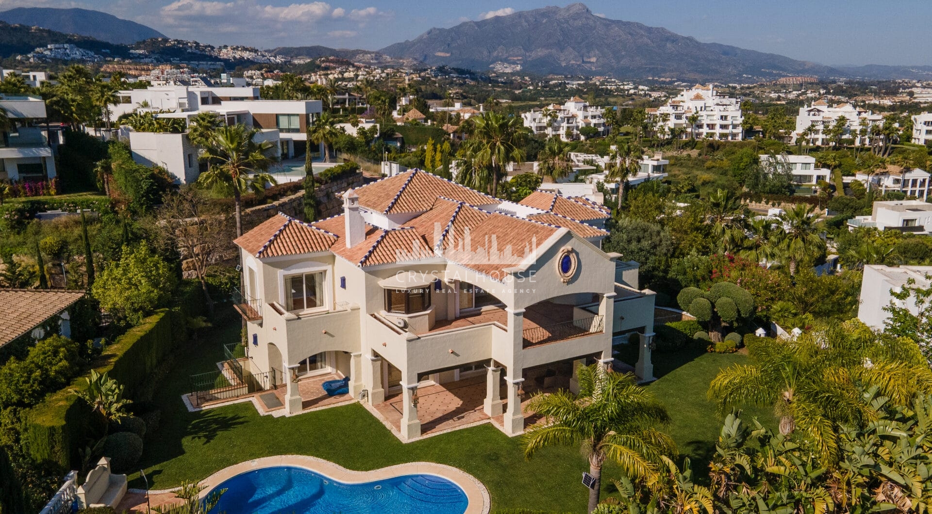 Villa Haveli - Traditional Villa with Sea Views in Fantastic Location