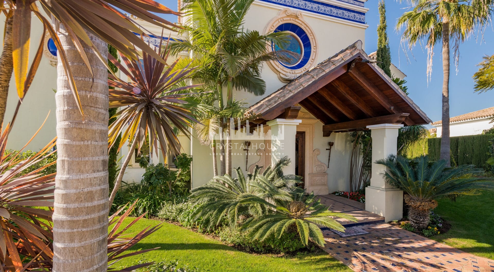 Villa Haveli - Traditional Villa with Sea Views in Fantastic Location